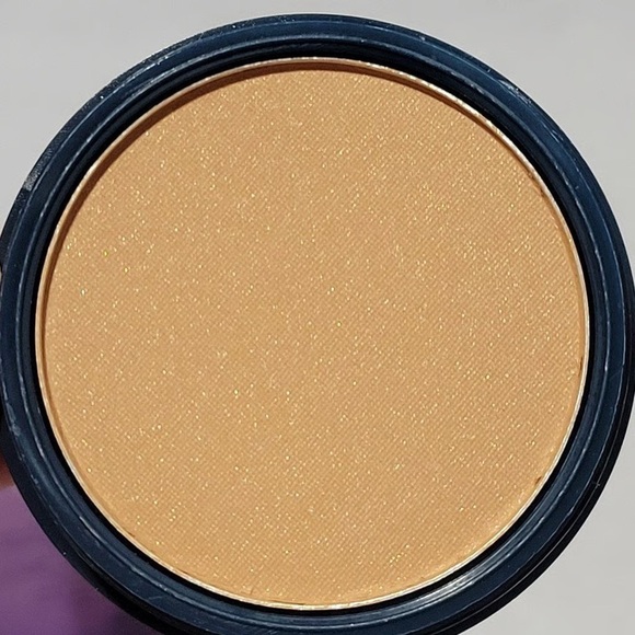 Space Case Cosmetics Bronzer in Fakecation - Picture 4 of 7